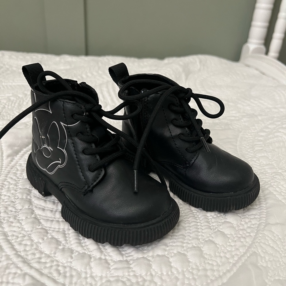 Zara Disney Black Boots with Mickey Mouse Design-size 22